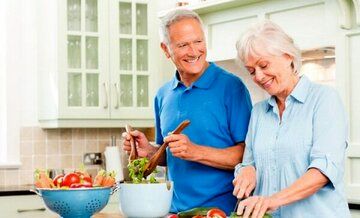 توصیه‌های مهم تغذیه‌ای برای بعد از ۵۰ سالگی