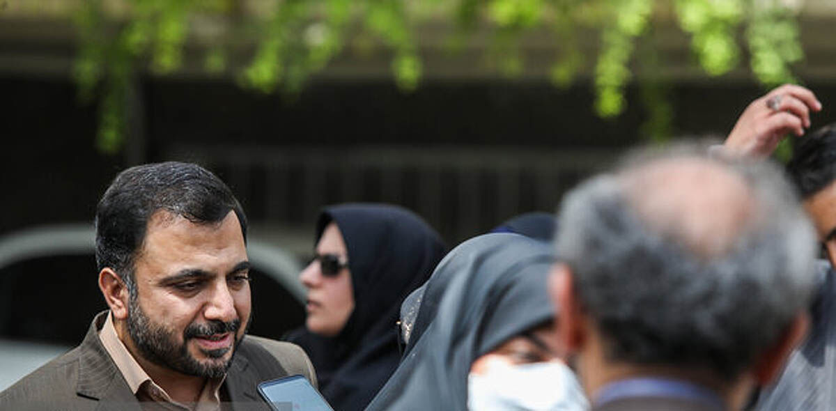 عیسی زارع‌پور: عقب‌ماندگی کشور در حوزه ارتباطات رفع می‌شود