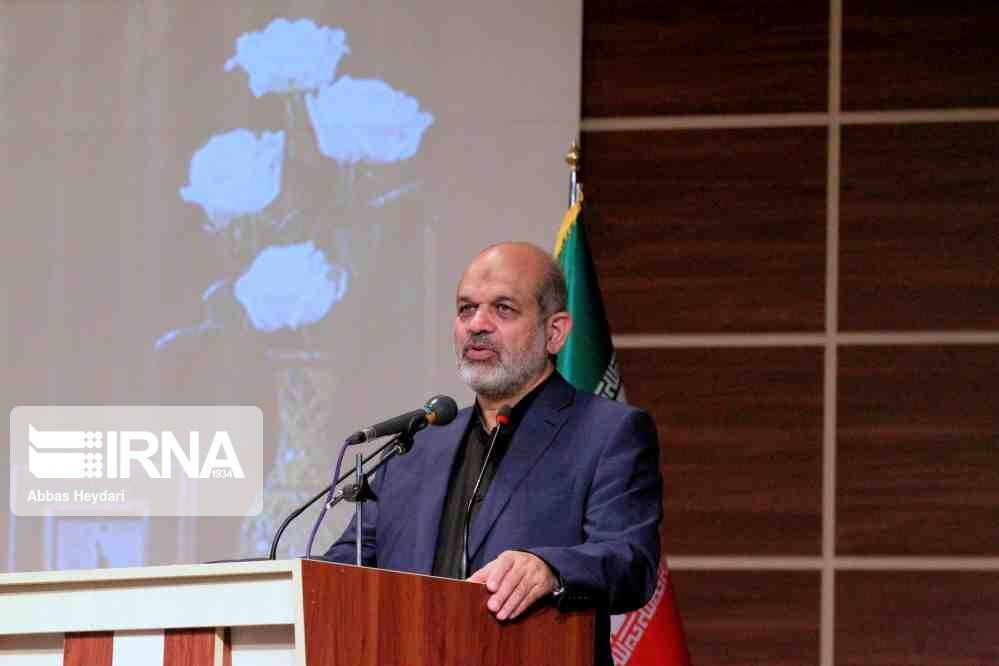 وزیر کشور: زائران ایرانی اربعین هنگام بازگشت باید تست PCR بدهند