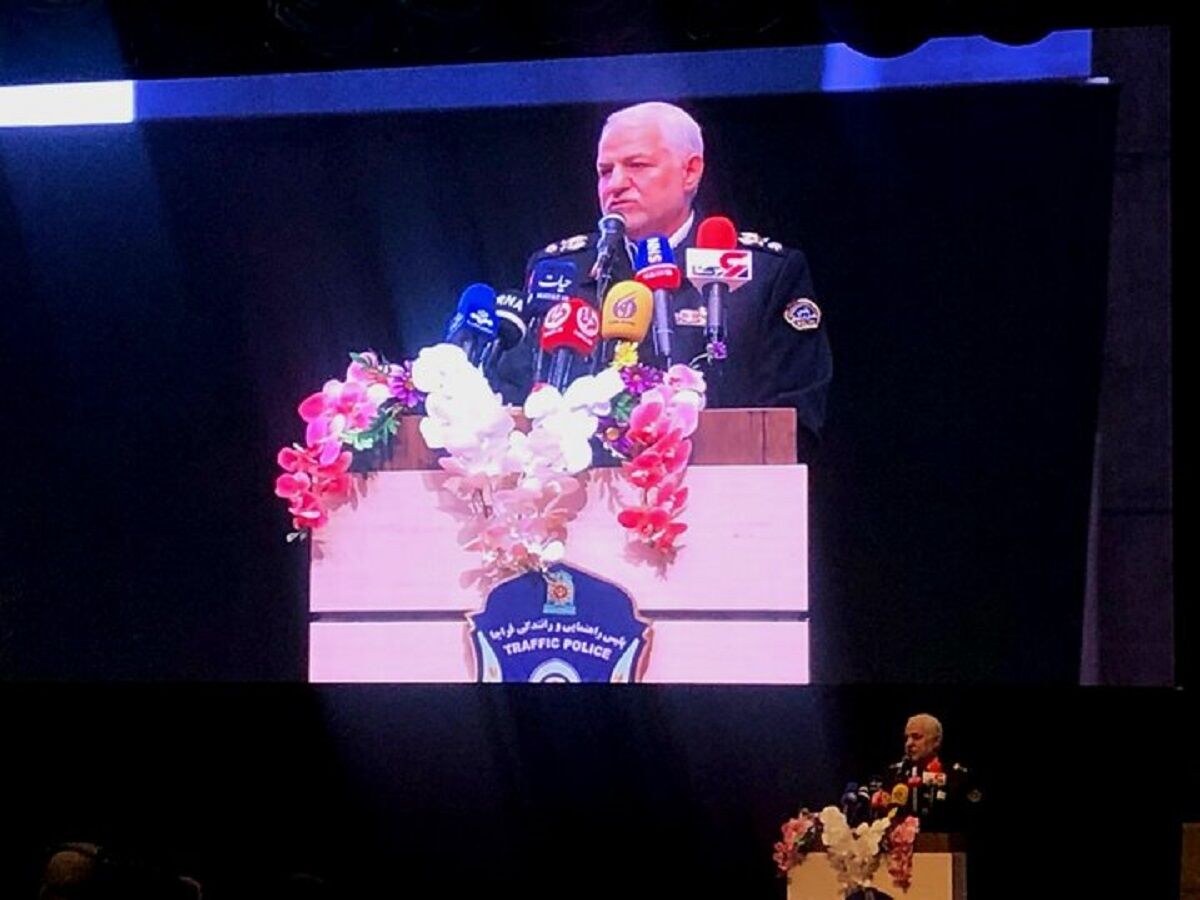 هادیانفر سکان فرماندهی پلیس راهور را به حسینی واگذار کرد