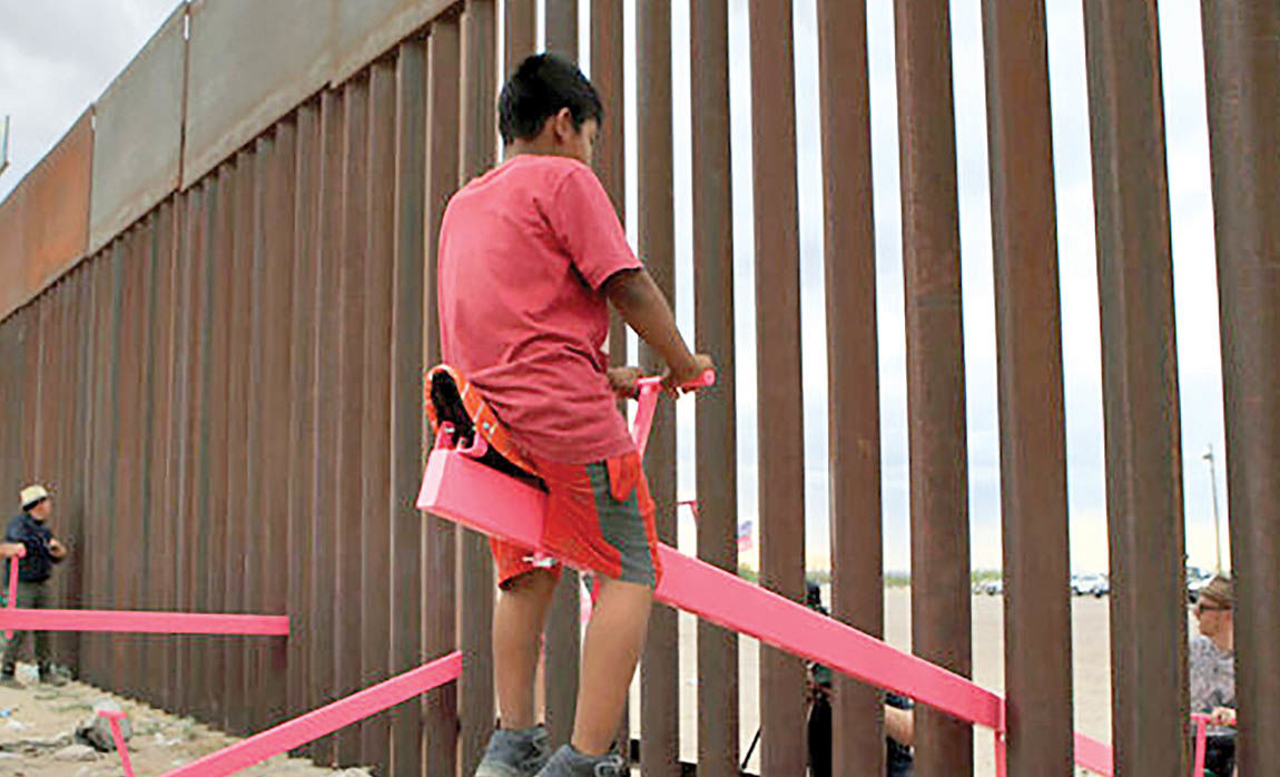 ساخت الاکلنگ بین مرز مکزیک و آمریکا