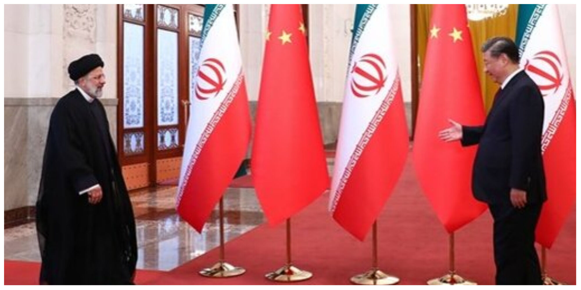یک عکس خبرساز از دیدار دیپلمات‌های ایران و چین 