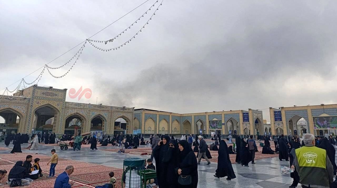 عکسی از دود غلیظ در اطراف حرم رضوی (ع)/ علت چه بود؟