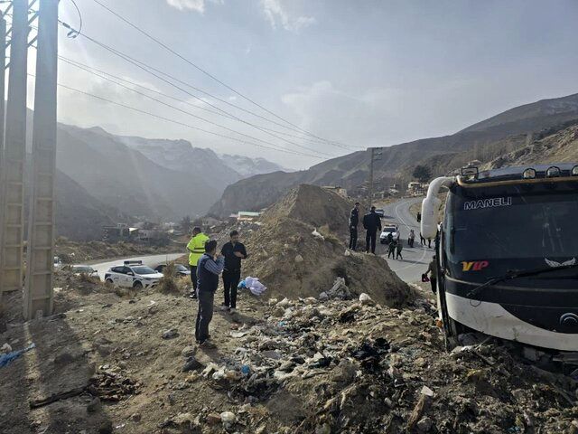 واژگونی اتوبوس در جاده هراز / 3 سرنشین بیمارستانی شدند