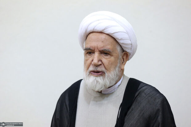 نخستین مصاحبه پس از حصر/ مهدی کروبی در حرم امام: انقلاب به برکت وجود امام زنده مانده/ در راهی که از دهه 40 انتخاب کردیم، تجدید نکرده‌ایم