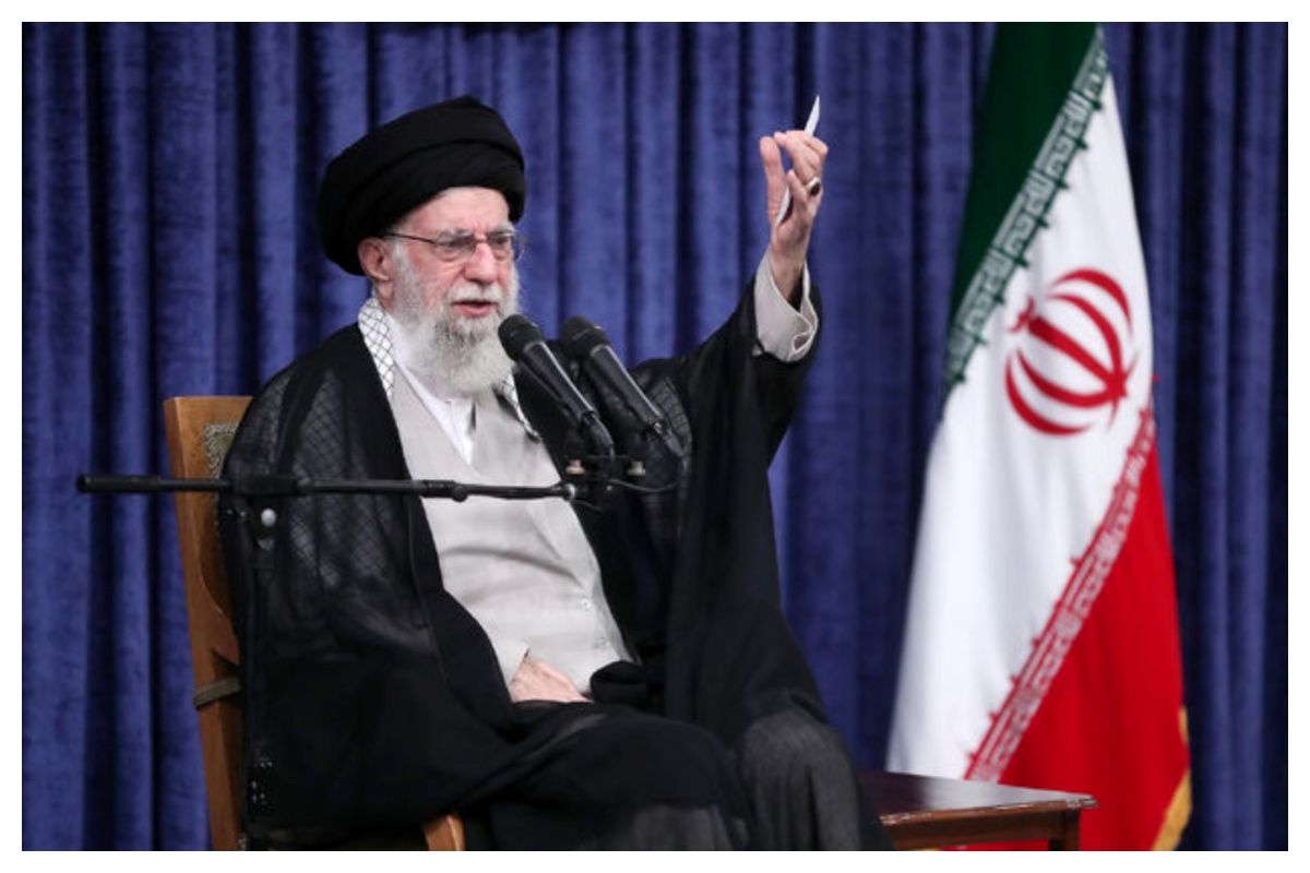 رهبر انقلاب: خدای متعال نصرت را برای ملت ایران تضمین کرده است