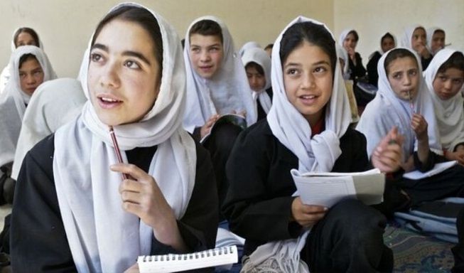 سخنگوی طالبان: بحث عدم بازگشایی مدارس دخترانه هنوز در کابینه تمام نشده 