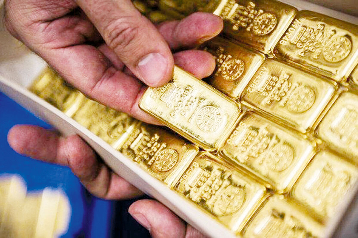 بانک مرکزی در فروش طلاهایش باید تامل کند
