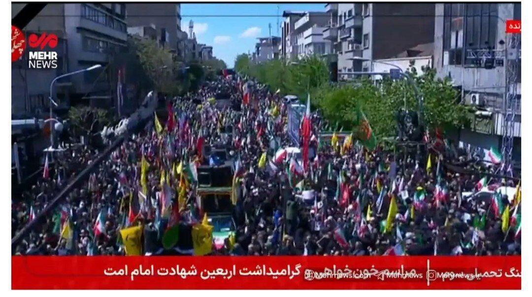 حضور مردم در مراسم چهلم رهبر شهید انقلاب + فیلم