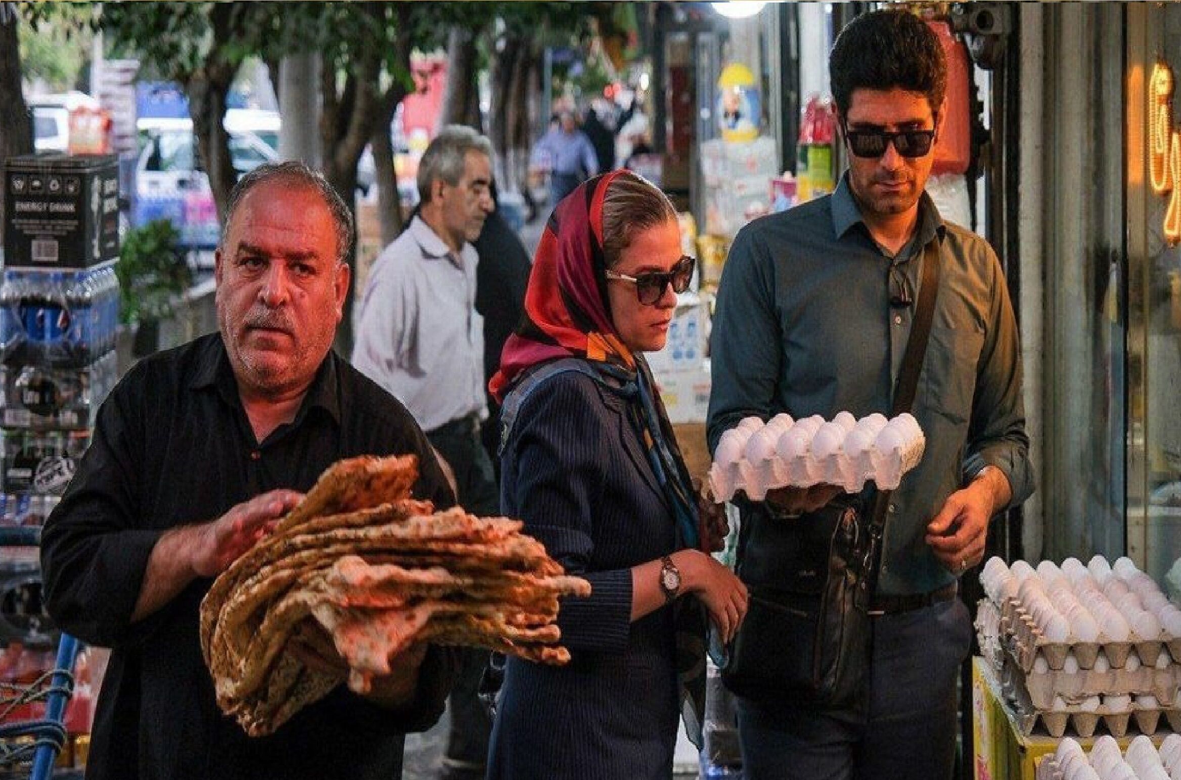 دستمزدها چقدر افزایش یابد؟/ ناامیدی فعالان بازار سرمایه از رشد اقتصاد + فیلم