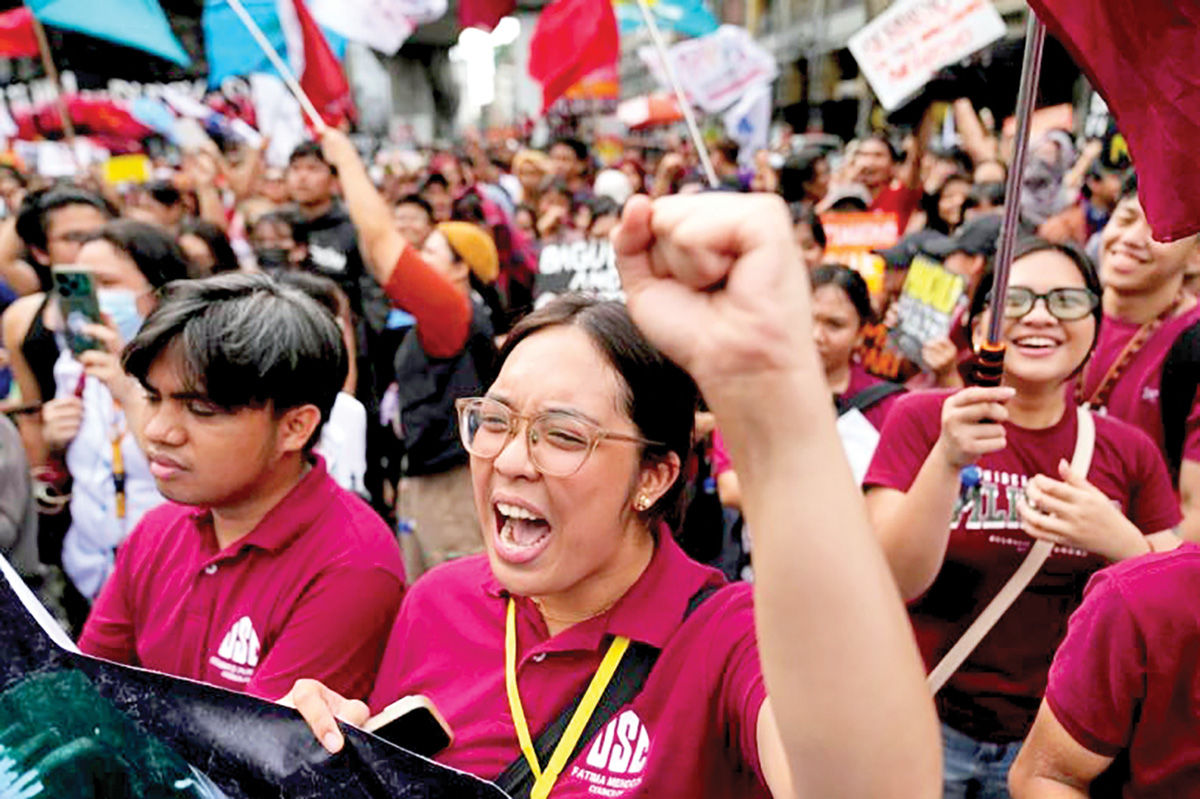 مانیل زیر سیل خشم عمومی