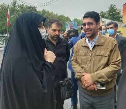 عکسی از دختر شهید سلیمانی در راهپیمایی روز قدس