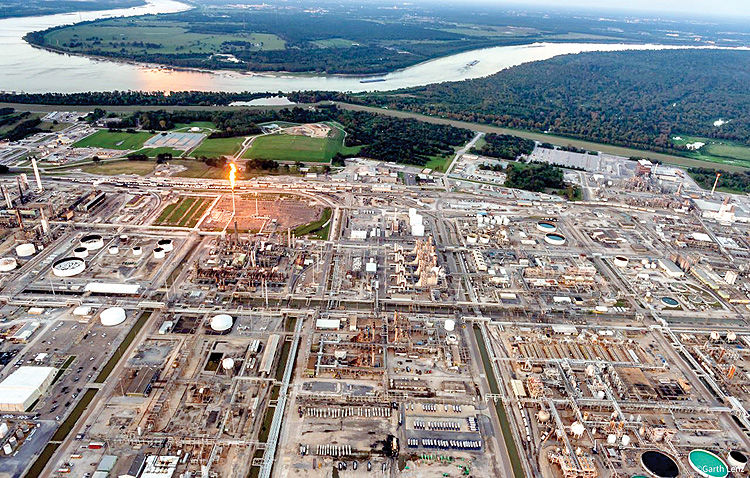 تیغ جنگ بر شریان پتروشیمی در جهان