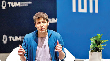 خروج آلتمن از سایه گیتس