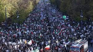 تجمع اعتراضی ایرانیان در برلین به روایت روزنامه دولت
