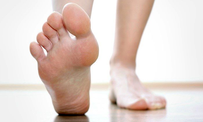 ارزیابی بیومکانیکی: آنالیز کف پا در حالات مختلف و تشخیص علت درد