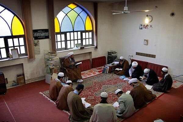 دروس حوزه‌های علمیه تعطیل شد
