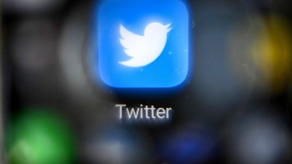 مسدود شدن حساب کاربری رهبر انقلاب در توئیتر/ علت چه بود؟