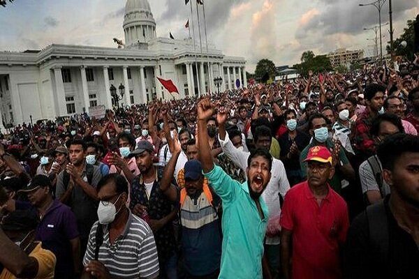 رئیس‌جمهور و نخست‌وزیر سریلانکا استعفا کردند