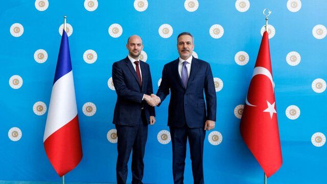 دیدار و رایزنی وزرای خارجه ترکیه و فرانسه درباره ایران