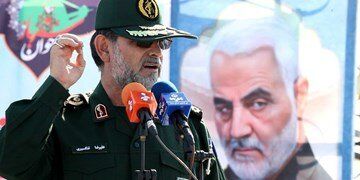 فرمانده نیروی دریایی سپاه: رسانه‌های بیگانه نمی‌گذارند صدای محبوبیت جمهوری اسلامی در جهان شنیده شود