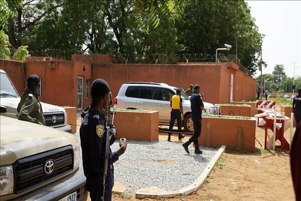 فرانسه هشدار داد/ به متعرضان به تاسیساتمان در نیجر پاسخ می دهیم