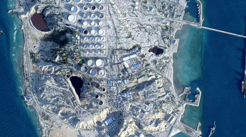 تشدید تنش‌ها با حمله آمریکا به خارک