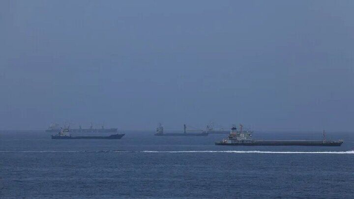 ۶ ابرنفتکش عربستان در خلیج عدن تغییر مسیر دادند

