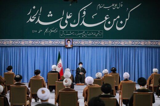 تصویری از دیدار اعضای مجلس خبرگان با رهبر انقلاب 