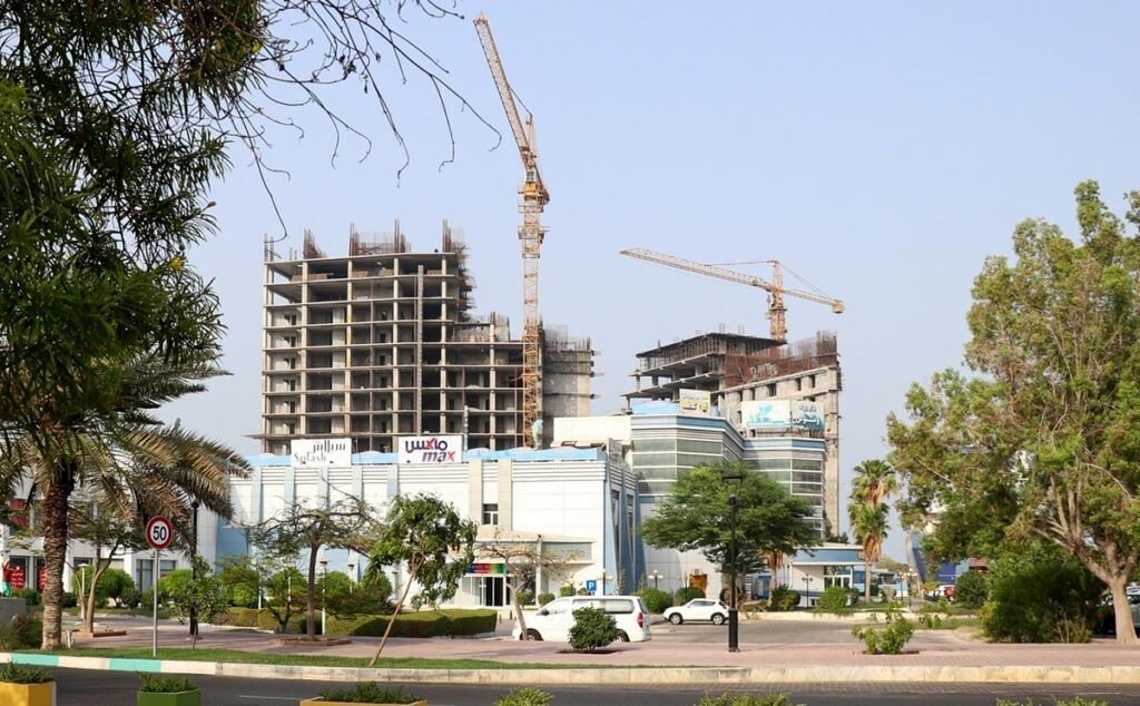 پروژه‌های عمرانی کیش زیر ذره‌ بین