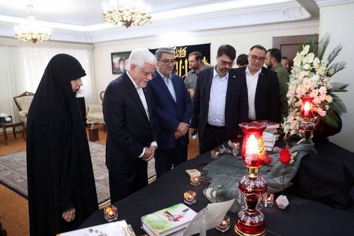 دیدار معاون پزشکیان با خانواده فرماندهان و دانشمندان شهید در جنگ تحمیلی 12 روزه