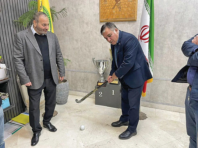 یک تصمیم نمایشی؟