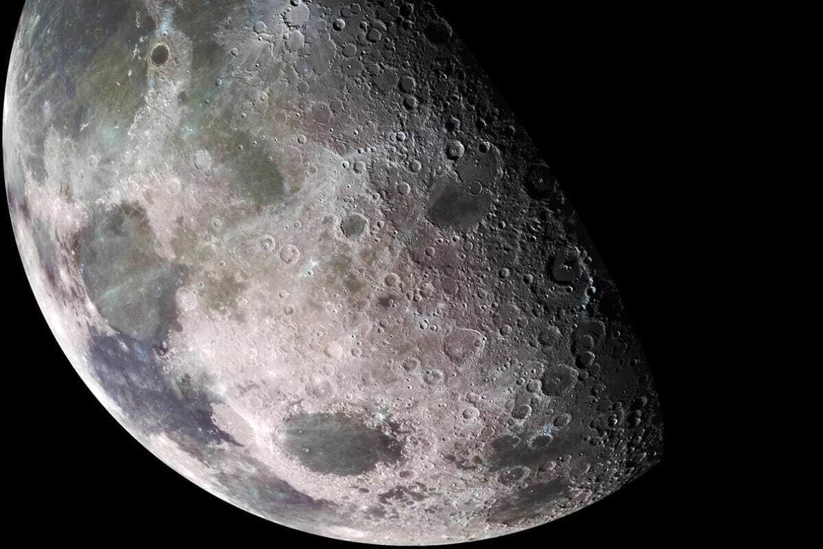 کشف ذخایر آب جدید در ماه/ زندگی انسان روی کره ماه امکان‌پذیر شد؟