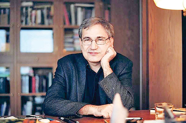 بازی اورهان پاموک در اقتباسی از اثرش