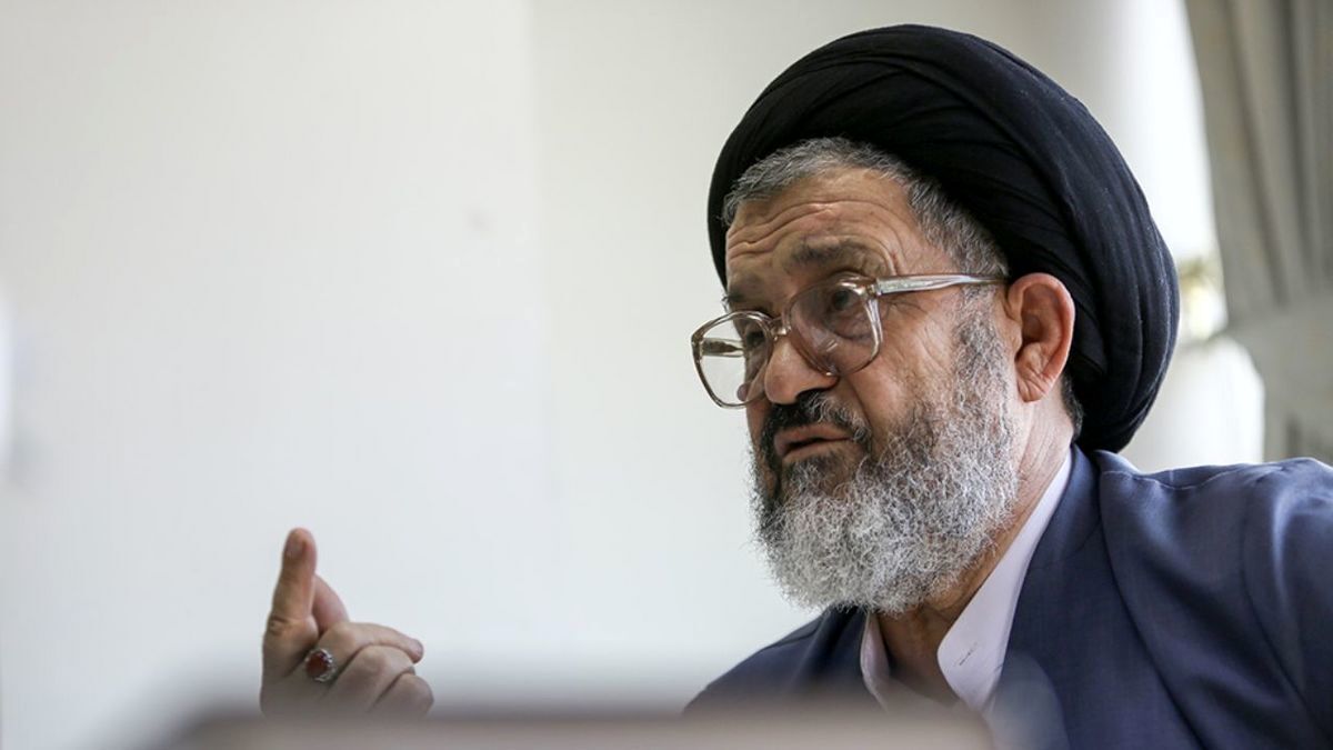 کار امام جمعه پلمب نیست، تنها می‌تواند تذکر دهد
