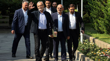 یک‌سال با سیاست داخلی دولت