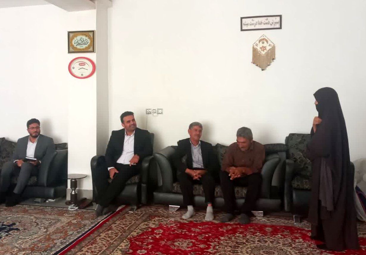 مدیر بیمه دی خراسان جنوبی در جمع خانوادههای ایثارگر و بیمهشدگان خاص