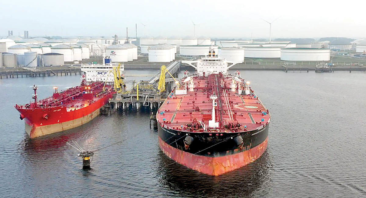 نوسان بازار در سایه  تنش‌ها