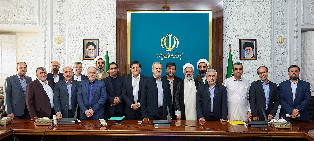 گفتوگوی پزشکیان با حقوقیهای بهارستان