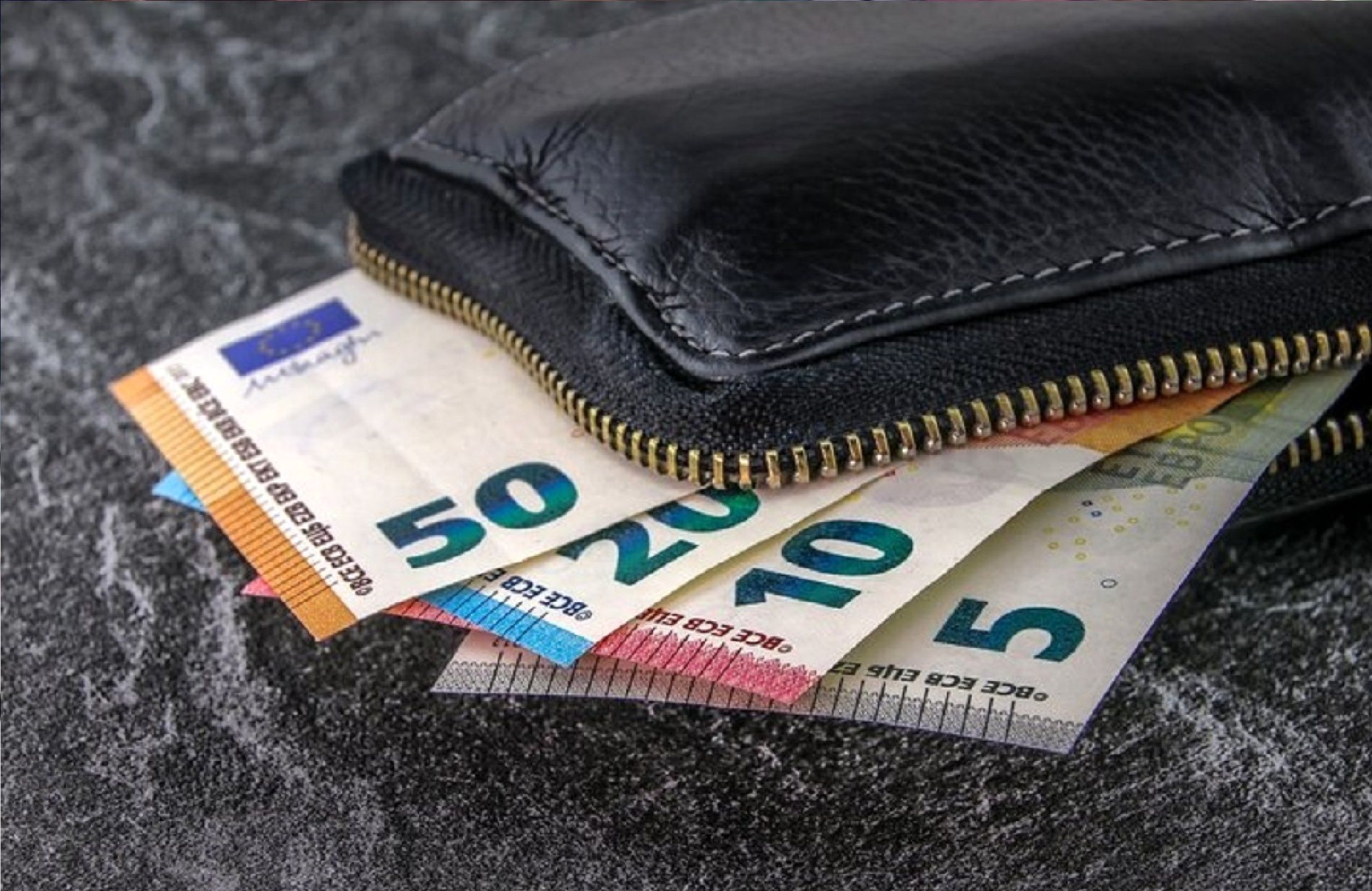 جزئیاتی از دریافت ارز مسافرتی / به هر فرد چند یورو تعلق می‌گیرد؟