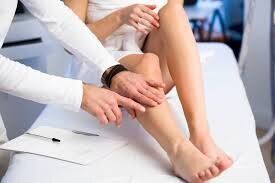 چرا پاهایمان بی‌قرار می‌شوند؟/توصیه‌هایی برای پاهای خسته
