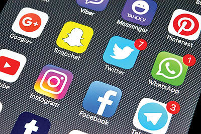 نفوذ پایین رسانه‌های رسمی در شبکه‌های اجتماعی