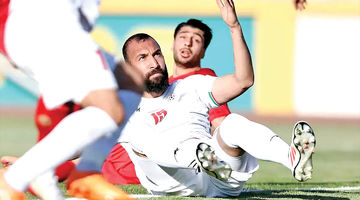 چشمی بازی اول را از دست داد