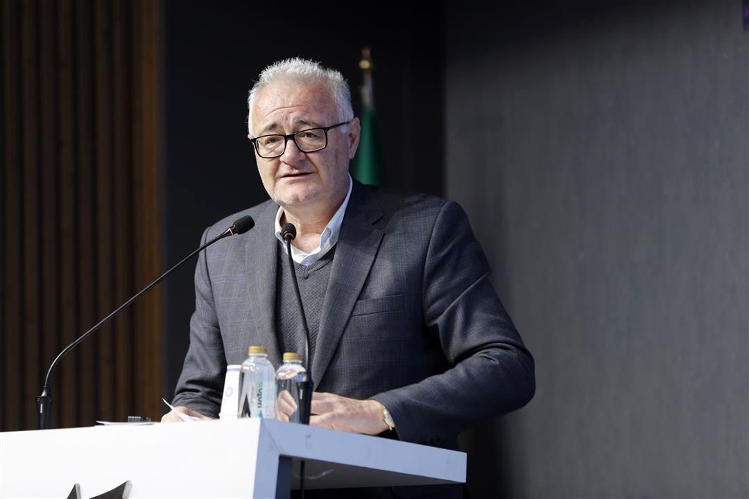 چرا باید همه‌ فشارها و مشکلات تنها بر دوش بخش خصوصی باشد