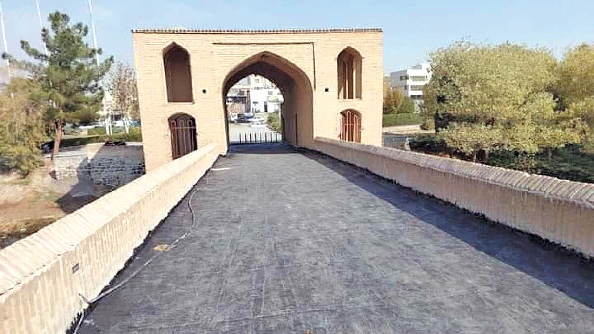 «پل شهرستان» آسفالت یا قیر گونی