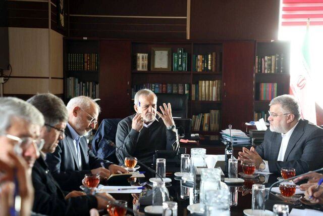 پزشکیان به استانداری تهران رفت