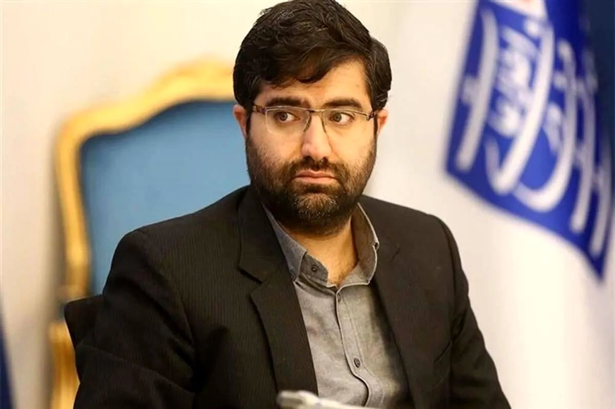 سقاب اصفهانی به مجلس می‌ رود
