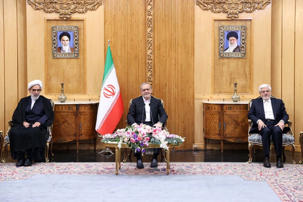 پزشکیان: ارتباط با کشورهای اسلامی از دیدار با عراق شروع می شود+ فیلم