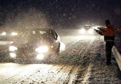 مسدود شدن ۷ محور اصلی بر اثر بارش برف/ در جاده‌ها شرایط زمستانی حاکم است
