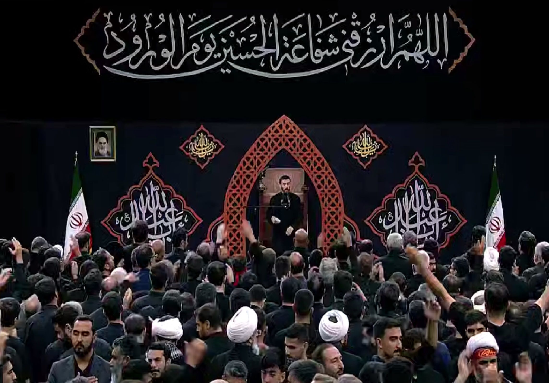 نوحه‌خوانی مهدی رسولی در حسینیه امام خمینی در آخرین شب عزاداری محرم + فیلم